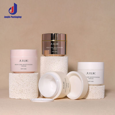 Jarrones redondos de plástico de PP 50g Contenedores cosméticos hechos a medida con tapa de tornillo